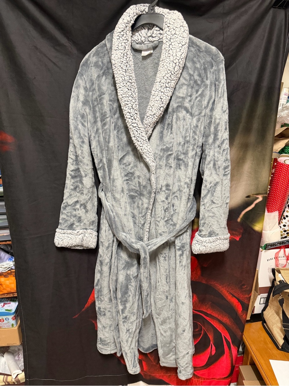 Secret Treasures Gray Plush Sherpa Robe